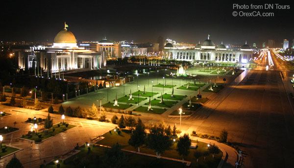 Night view of the Presidential square