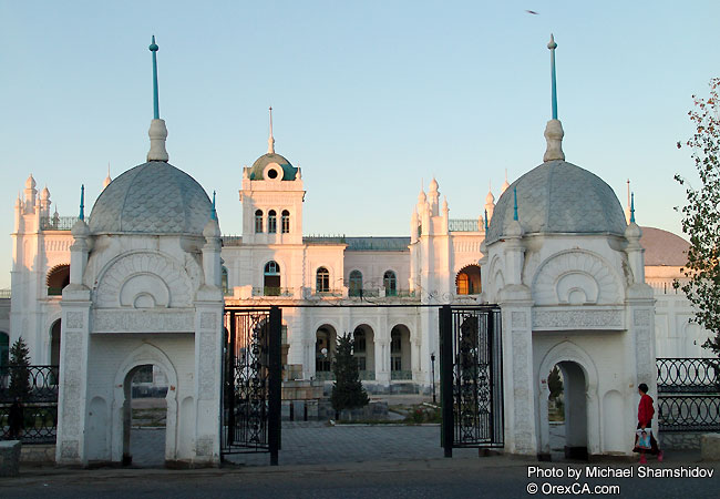 Emir�s palace in Kagan