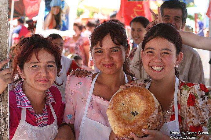 Samarkand women. Photo by D
