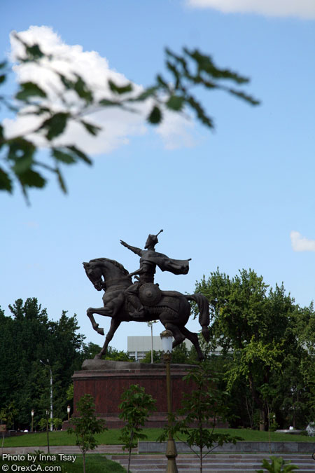 Amir Temur Monument
