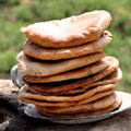 They  are so delicious, fresh  Uzbek lepeshkas!  —  �����-�� ��� �������, ������ ��������� �������!