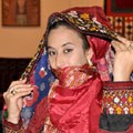 Turkmen girl in national dress — ��������� � ������������ �������