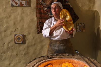 Азербайджанский хлеб из тандыра