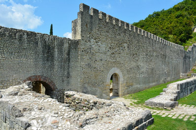 Ruins of a fortress in the village of Nokalakevi