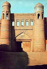 Palvan-Darvaza Gate