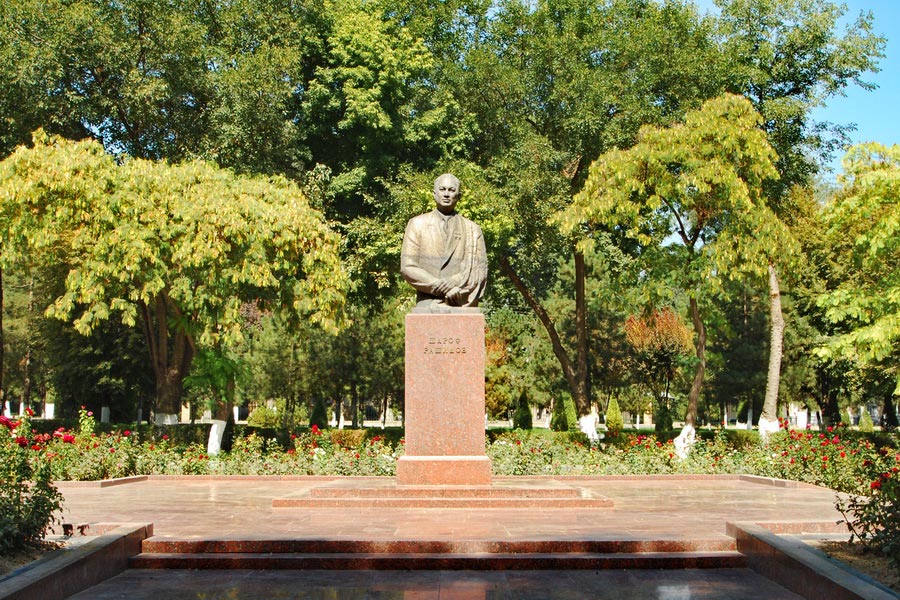 Памятник Шарафу Рашидову, Ташкент