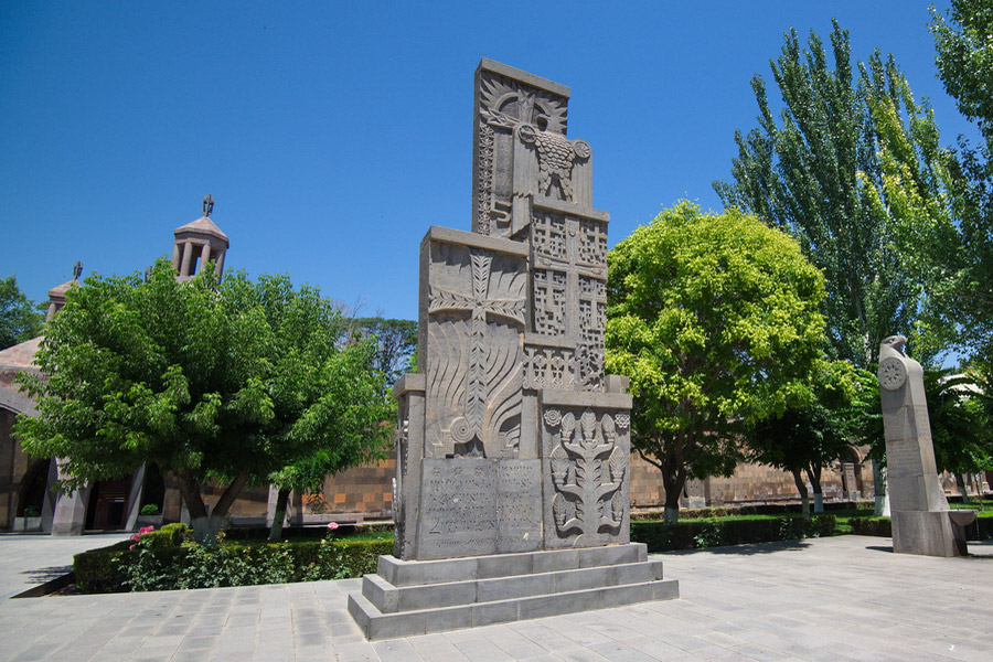 Zvartnots and Etchmiadzin Day Tour