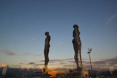 Moving sculpture "Ali and Nino”, Batumi