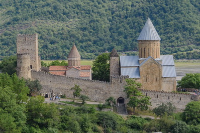 Georgian Wine and Mountains Tour