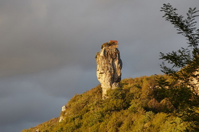 Katskhi Pillar and Chiatura Tour