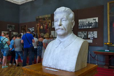 Stalin Memorial House-Museum, Gori