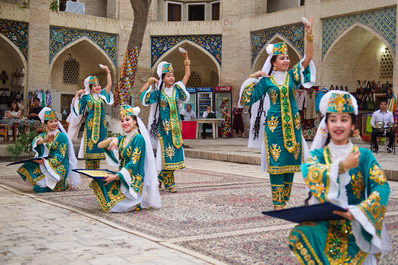 Folklore show in Nodir Devon-Beghi Madrasah