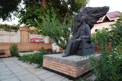 Памятник Хамзе, Коканд, Узбекистан