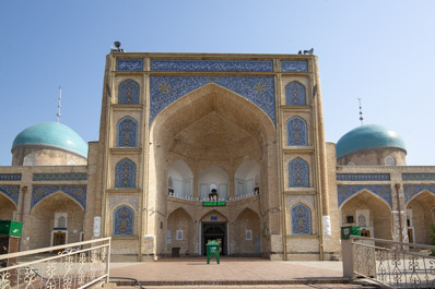Norbutabek Madrasah, Kokand