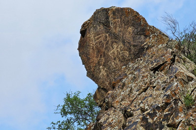 Нуратинские петроглифы