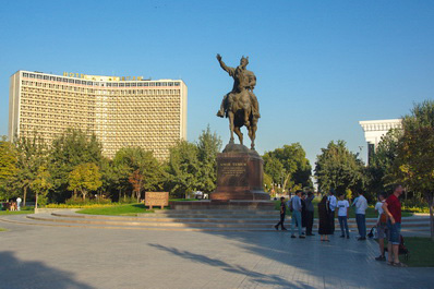 Amir Timur Square, Tashkent