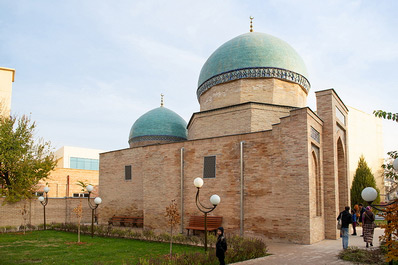 Sheikh Havendi Takhur Mausoleum, Tashkent
