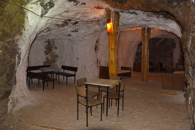 Лечебная соляная пещера Ходжаикон, окрестности Термеза