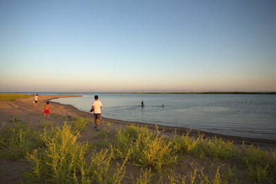 Aydarkul Lake