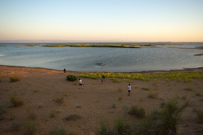 Aydarkul Lake