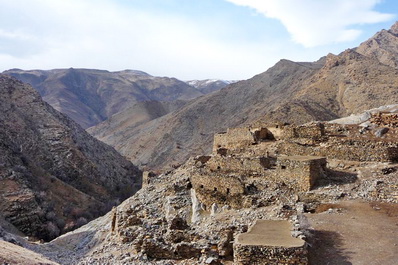 Uhum Village and Petroglyph Hiking Tour